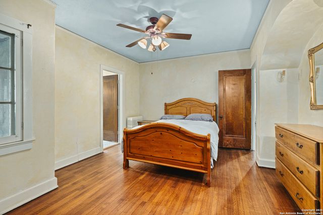 5351 Fredericksburg, San Antonio, TX 78229