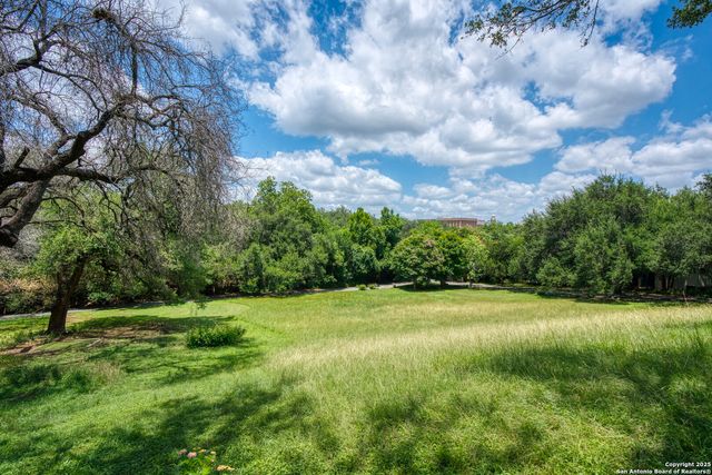 5351 Fredericksburg, San Antonio, TX 78229