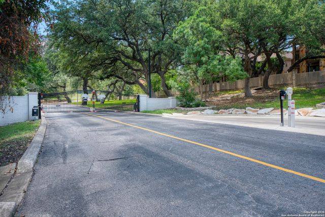 5351 Fredericksburg, San Antonio, TX 78229