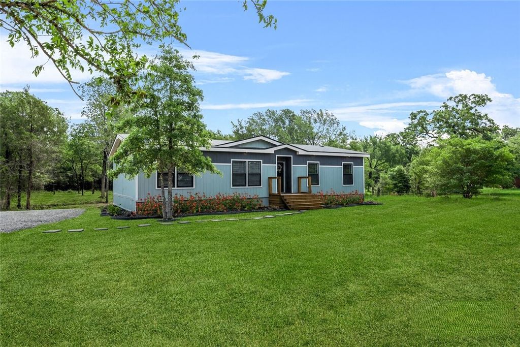 12796 South Fork Road, Iola, TX 77861