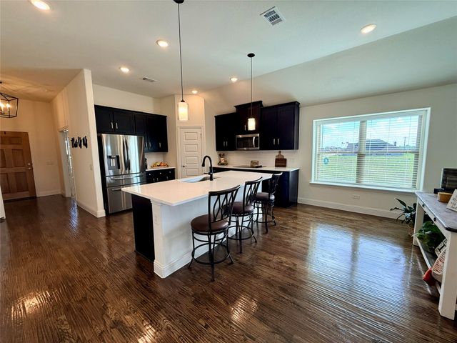 1904 Daybreak Drive, Venus, TX 76009
