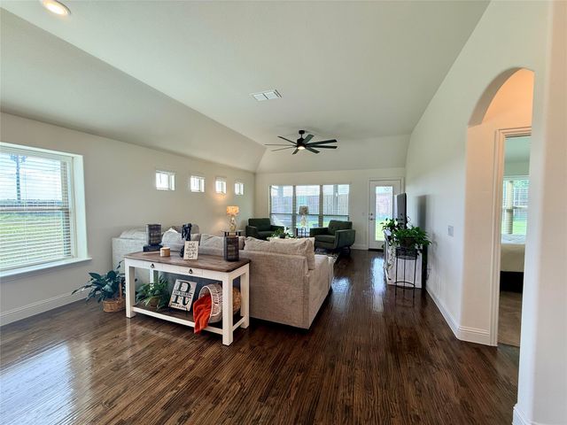 1904 Daybreak Drive, Venus, TX 76009