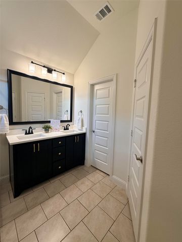 1904 Daybreak Drive, Venus, TX 76009