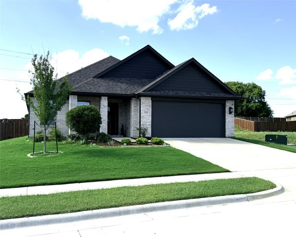 1904 Daybreak Drive, Venus, TX 76009