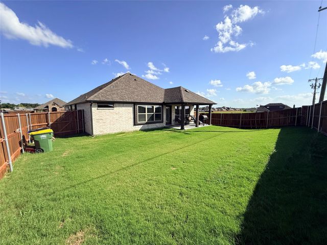 1904 Daybreak Drive, Venus, TX 76009