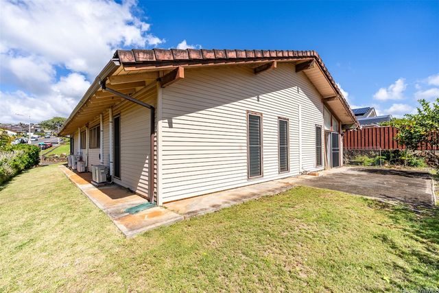 98-1605 Piki Street, Aiea, HI 96701