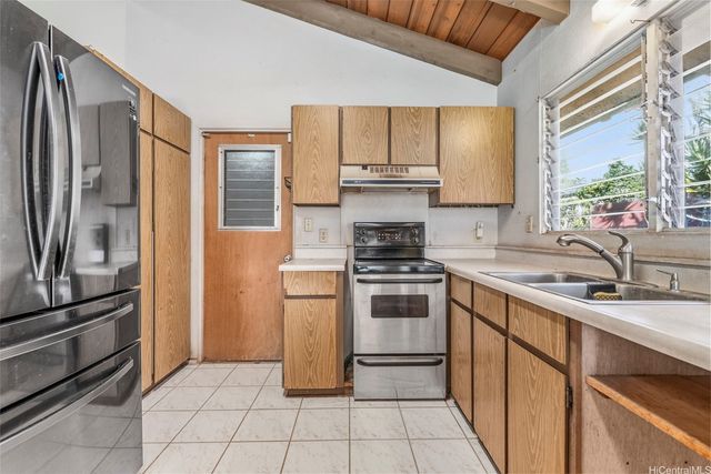 98-1605 Piki Street, Aiea, HI 96701