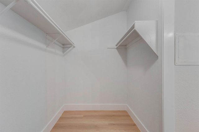 7427 Willow Oak Drive, Baytown, TX 77521