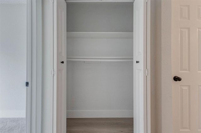 7427 Willow Oak Drive, Baytown, TX 77521