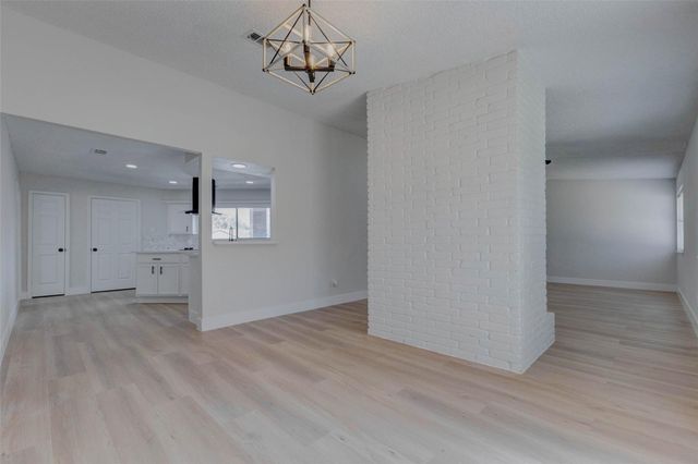 7427 Willow Oak Drive, Baytown, TX 77521