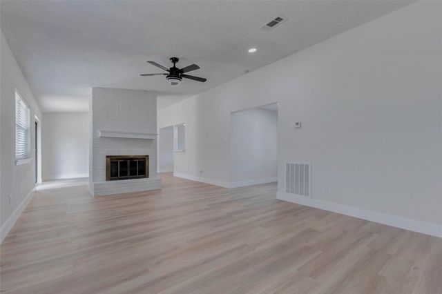 7427 Willow Oak Drive, Baytown, TX 77521