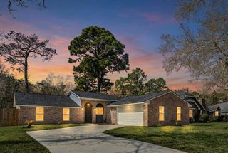 7427 Willow Oak Drive, Baytown, TX 77521