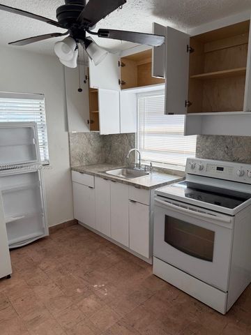 2978 NW 28th St, Miami, FL 33142