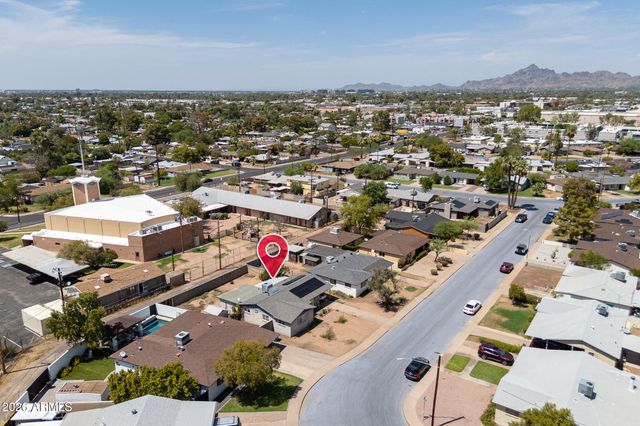 2402 N 36TH Place, Phoenix, AZ 85008