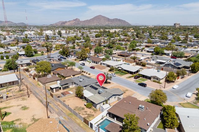 2402 N 36TH Place, Phoenix, AZ 85008