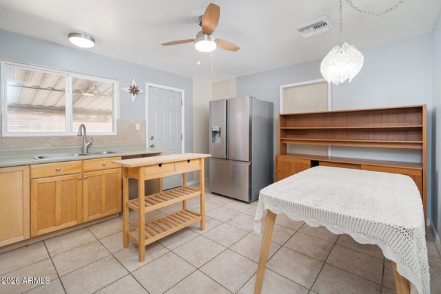 2402 N 36TH Place, Phoenix, AZ 85008
