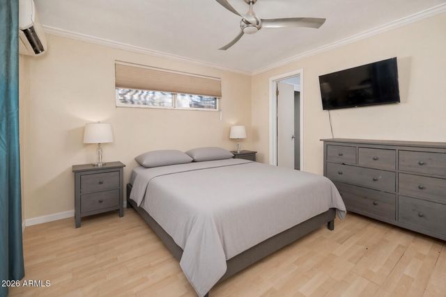 2402 N 36TH Place, Phoenix, AZ 85008