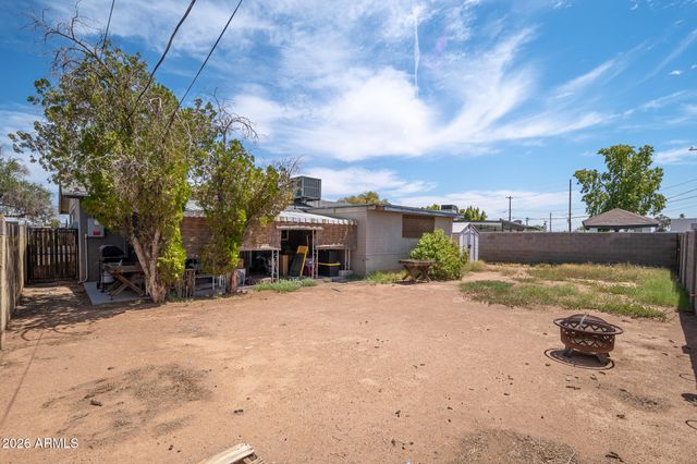 2402 N 36TH Place, Phoenix, AZ 85008