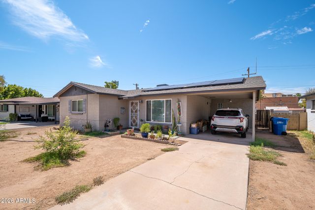 2402 N 36TH Place, Phoenix, AZ 85008
