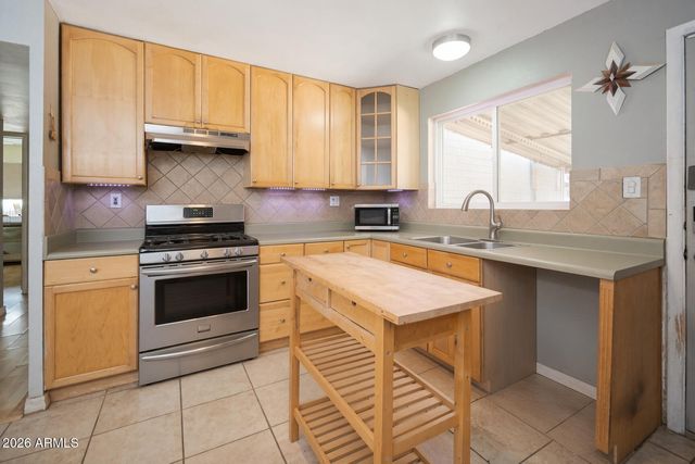 2402 N 36TH Place, Phoenix, AZ 85008