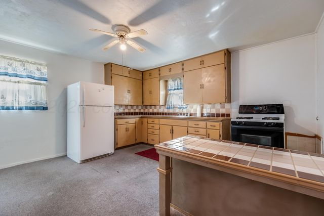 106 S Canadian Street, Wheeler, TX 79096