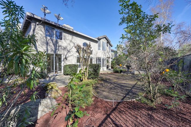 1425 Humbug Creek Dr, Folsom, CA 95630