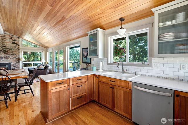 1045 NE Summit Loop, Coupeville, WA 98239