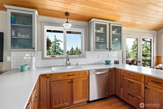 1045 NE Summit Loop, Coupeville, WA 98239