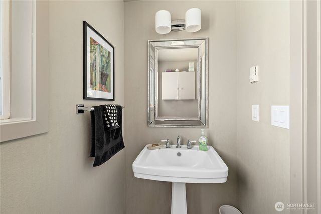 1045 NE Summit Loop, Coupeville, WA 98239