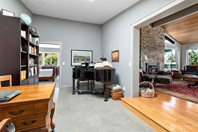 1045 NE Summit Loop, Coupeville, WA 98239