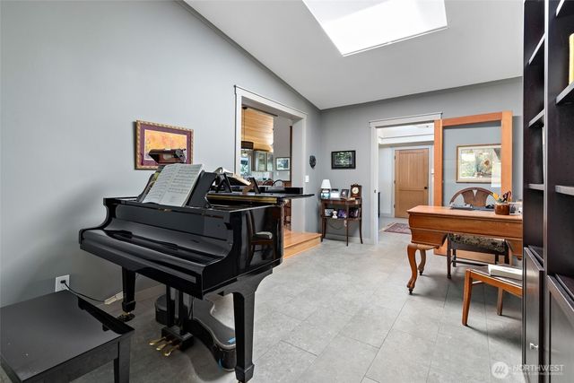 1045 NE Summit Loop, Coupeville, WA 98239