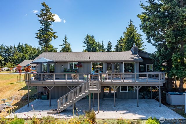 1045 NE Summit Loop, Coupeville, WA 98239