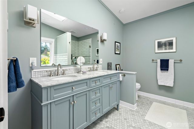 1045 NE Summit Loop, Coupeville, WA 98239