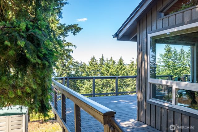 1045 NE Summit Loop, Coupeville, WA 98239