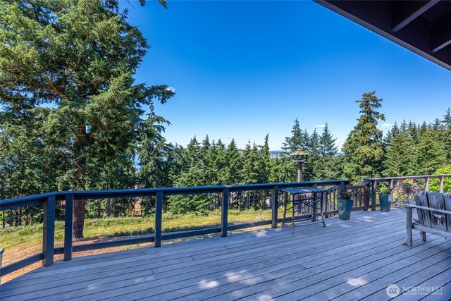 1045 NE Summit Loop, Coupeville, WA 98239