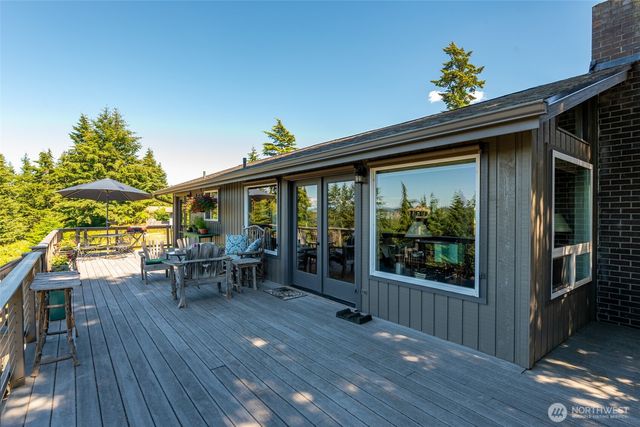 1045 NE Summit Loop, Coupeville, WA 98239