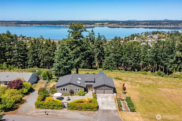 1045 NE Summit Loop, Coupeville, WA 98239