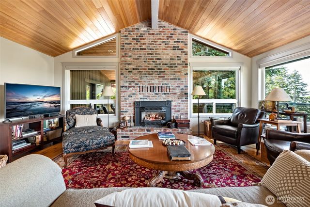 1045 NE Summit Loop, Coupeville, WA 98239