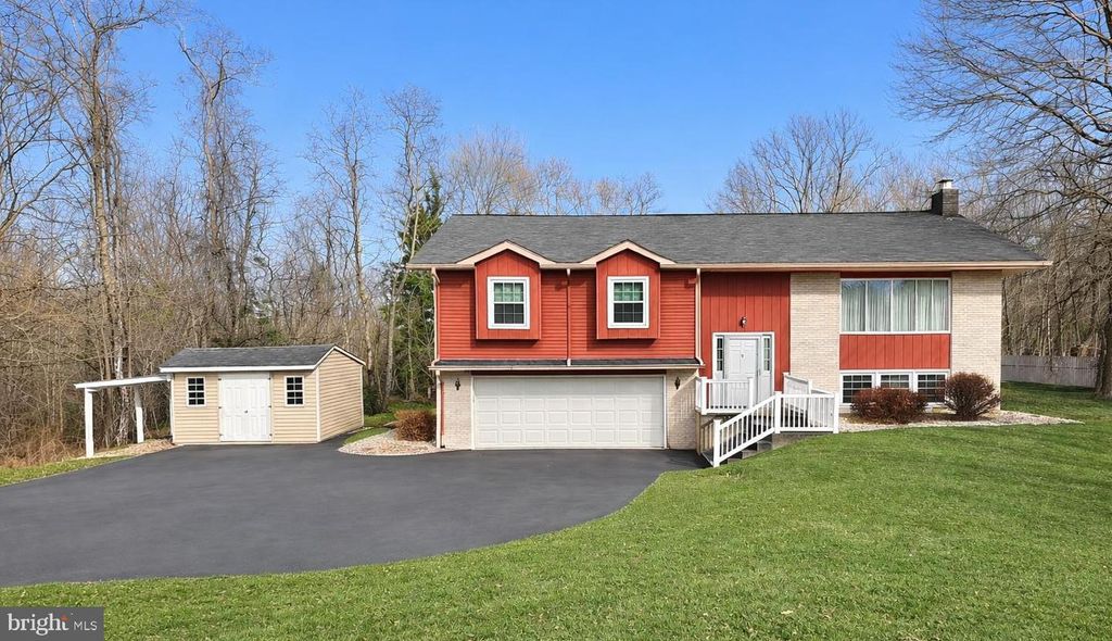 11 SAINT JOHNS DR, Duncannon, PA 17020