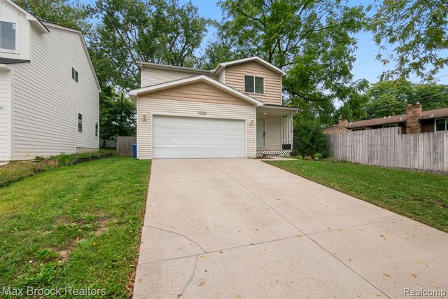 1020 Oregon Boulevard, Waterford, MI 48327