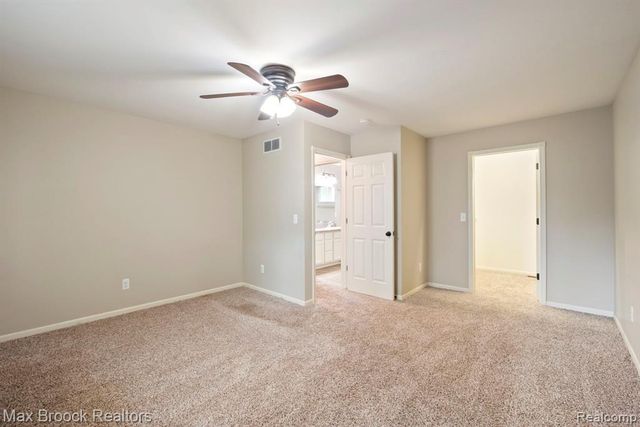 1020 Oregon Boulevard, Waterford, MI 48327