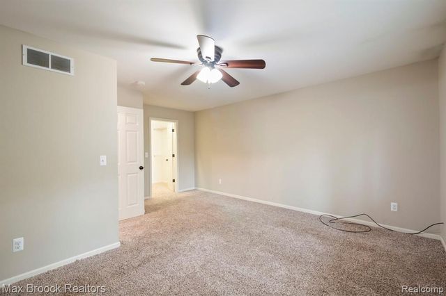 1020 Oregon Boulevard, Waterford, MI 48327