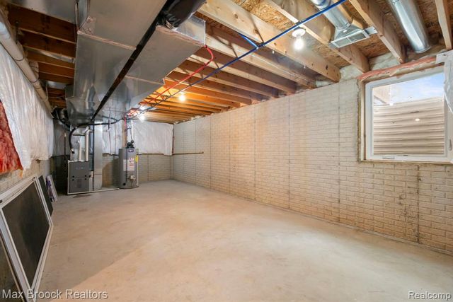 1020 Oregon Boulevard, Waterford, MI 48327