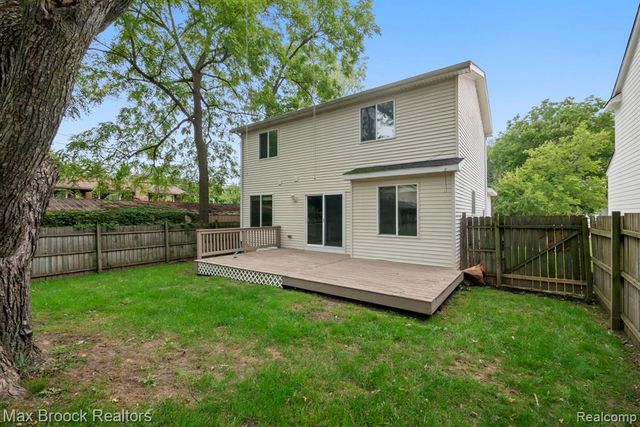1020 Oregon Boulevard, Waterford, MI 48327