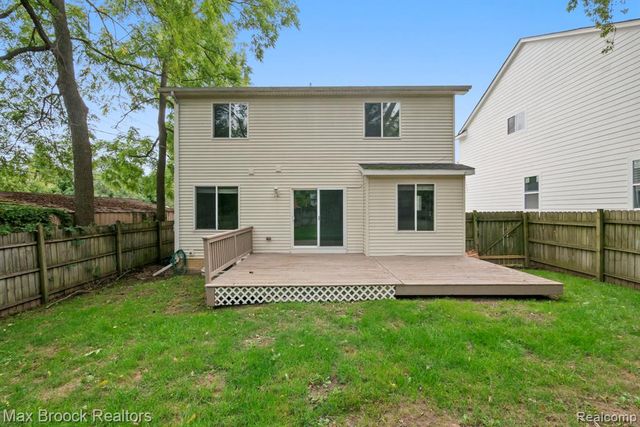 1020 Oregon Boulevard, Waterford, MI 48327