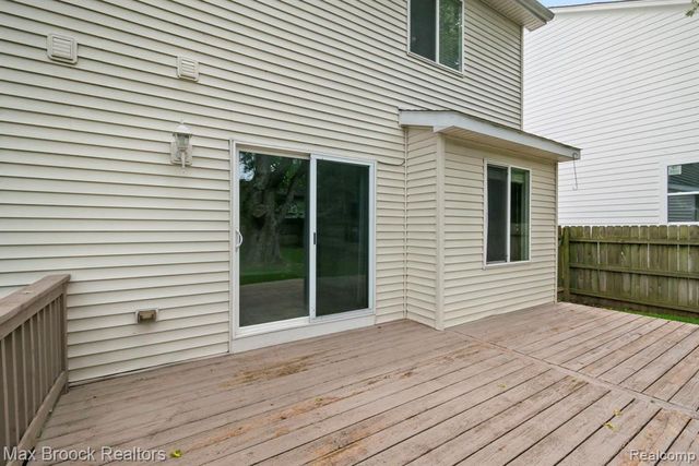 1020 Oregon Boulevard, Waterford, MI 48327