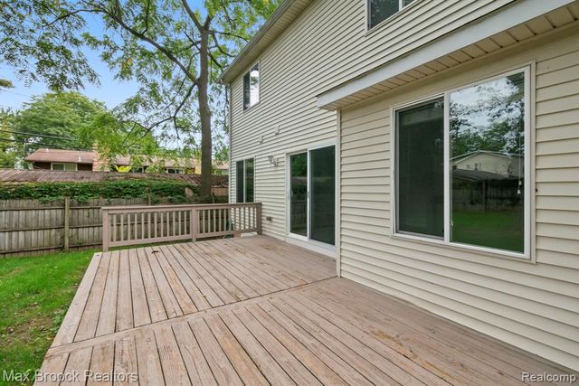 1020 Oregon Boulevard, Waterford, MI 48327