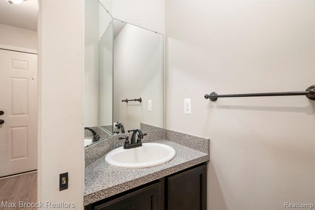 1020 Oregon Boulevard, Waterford, MI 48327