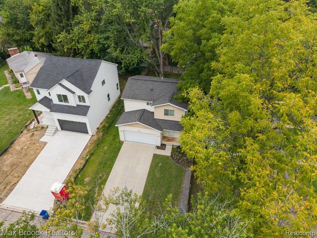 1020 Oregon Boulevard, Waterford, MI 48327