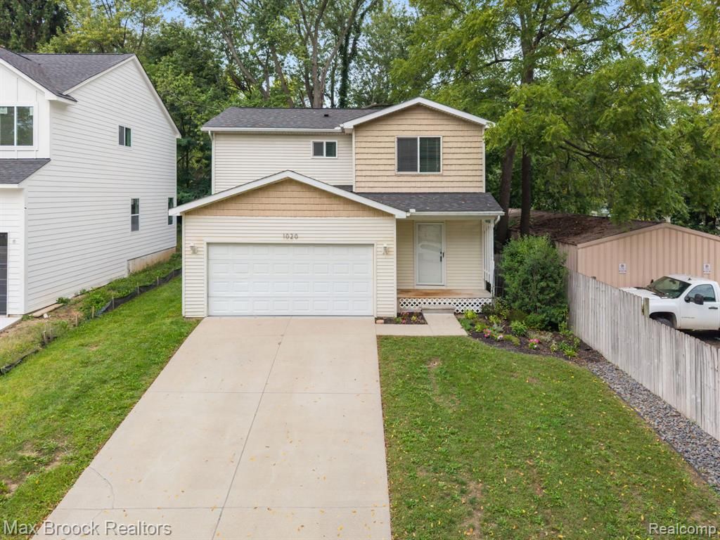1020 Oregon Boulevard, Waterford, MI 48327